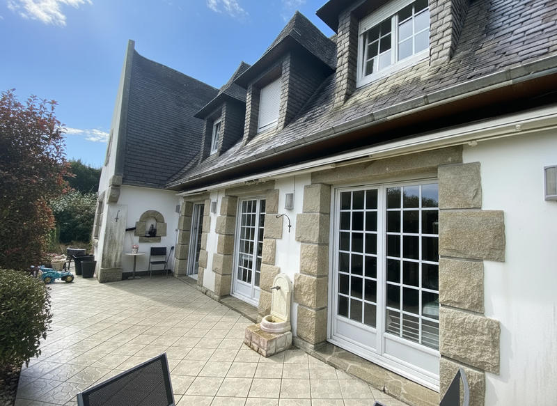 Maison - 205 m² - 8 pièces