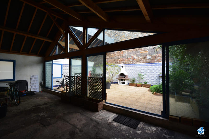 Viager - Maison traditionnelle - 248 m² - 6 pièces