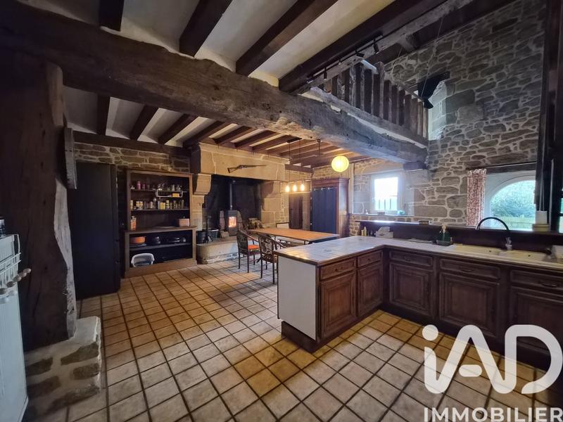 Maison - 232 m² - 7 pièces