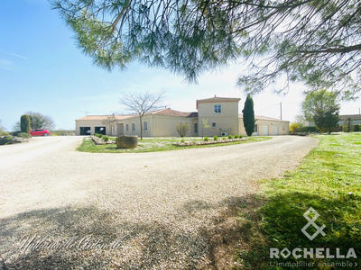 Maison - 311 m² - 7 pièces