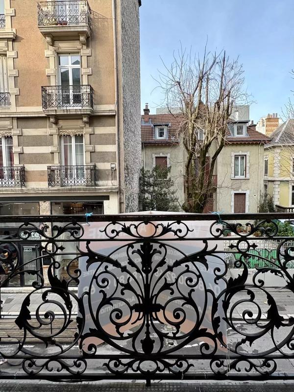 Appartement - 79 m² - 3 pièces