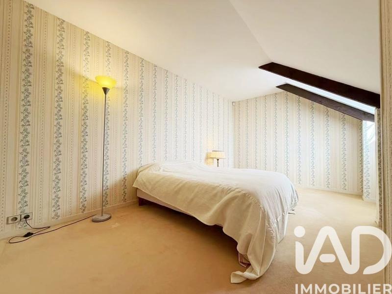 Maison - 226 m² - 9 pièces