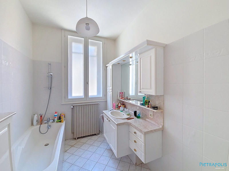 Appartement - 142 m² - 6 pièces