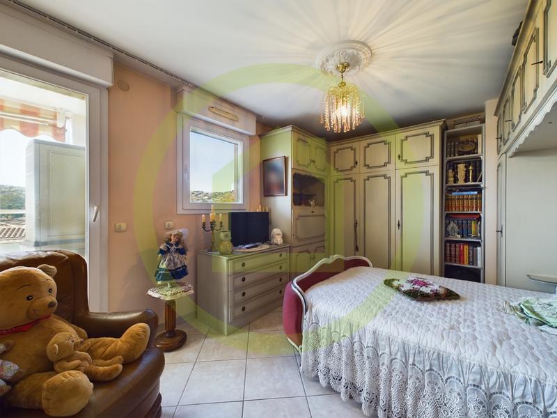 Appartement - 86 m² - 4 pièces