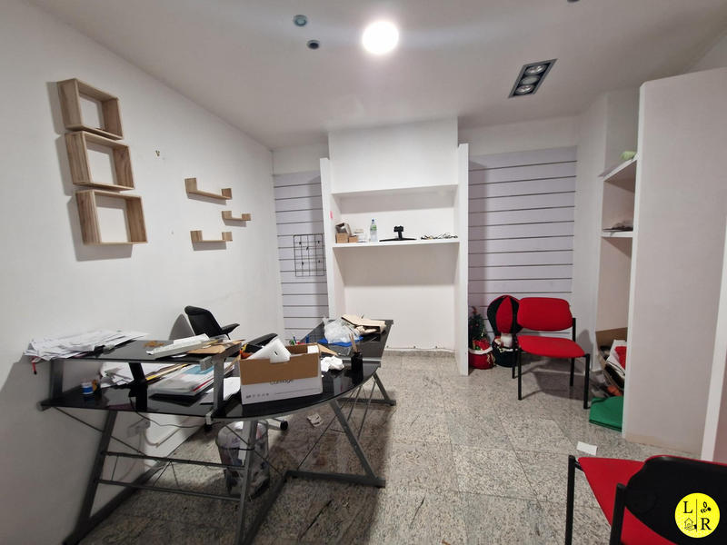 Local commercial - 341 m²