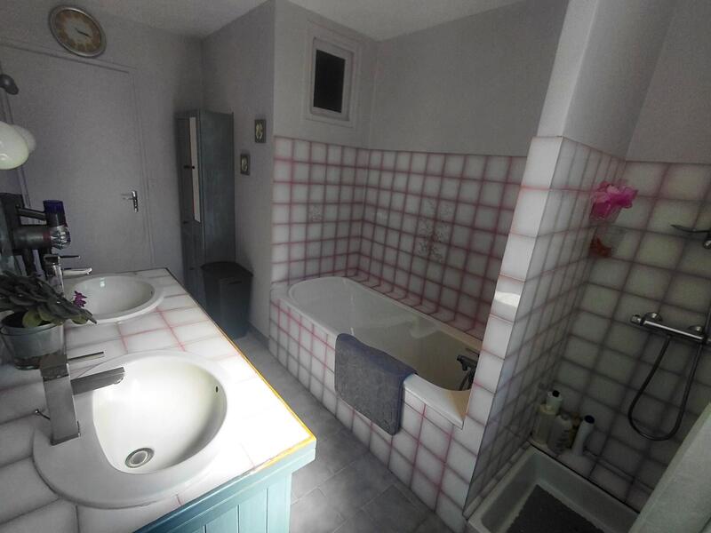 Maison - 120 m² - 5 pièces