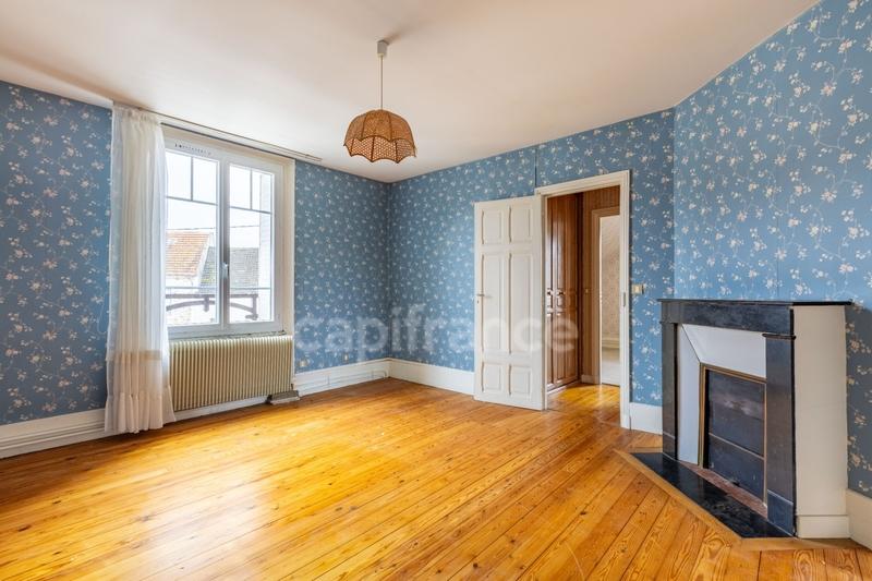 Maison - 170 m² - 8 pièces