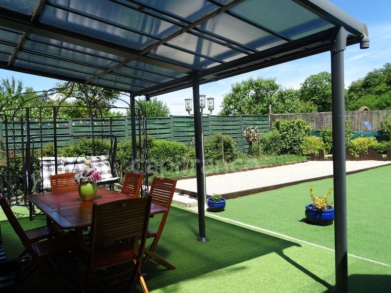 Maison - 222 m² - 8 pièces