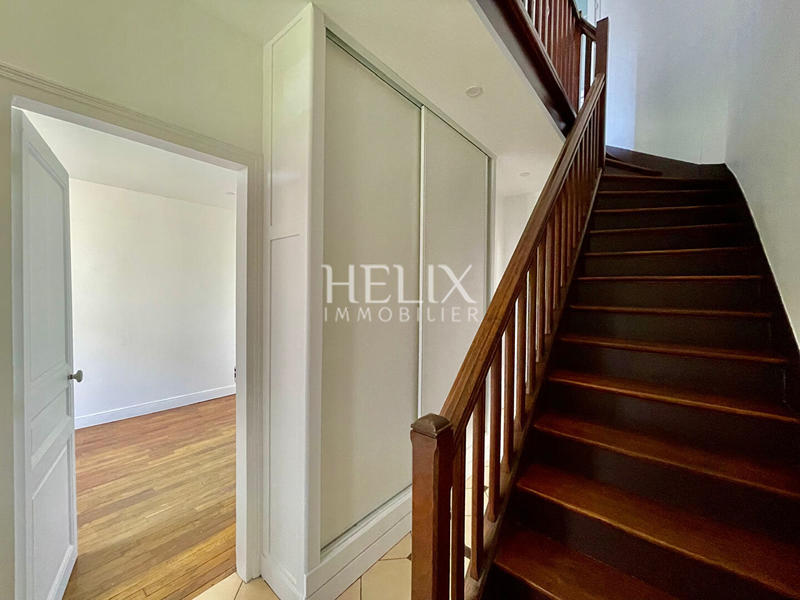 Maison - 148 m² - 10 pièces