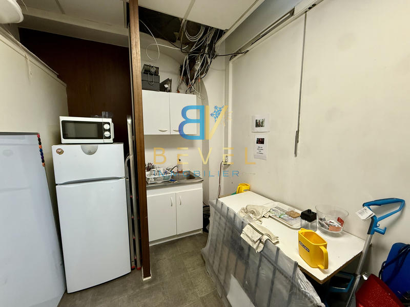 Local commercial - 111 m²