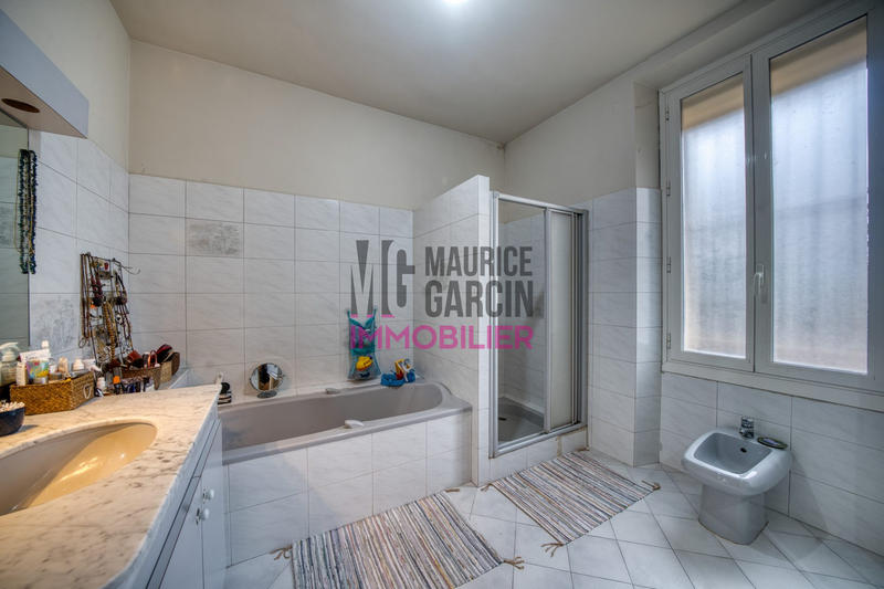 Maison - 180 m² - 7 pièces