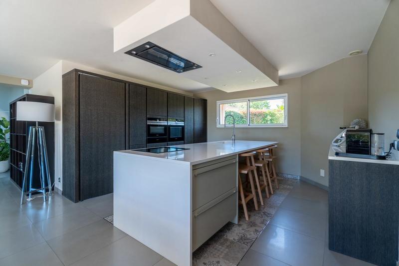 Maison - 254 m² - 6 pièces