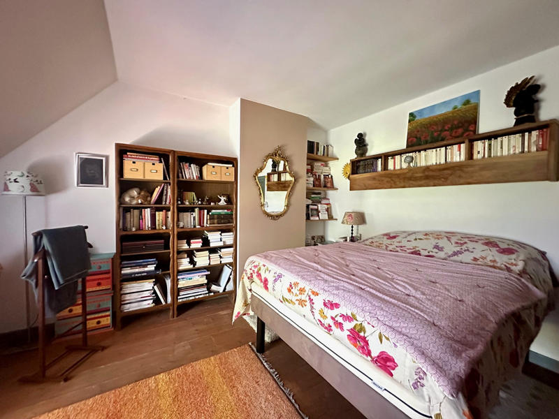 Maison - 180 m² - 9 pièces