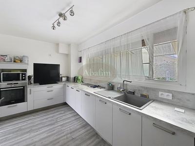 Maison - 145 m² - 9 pièces