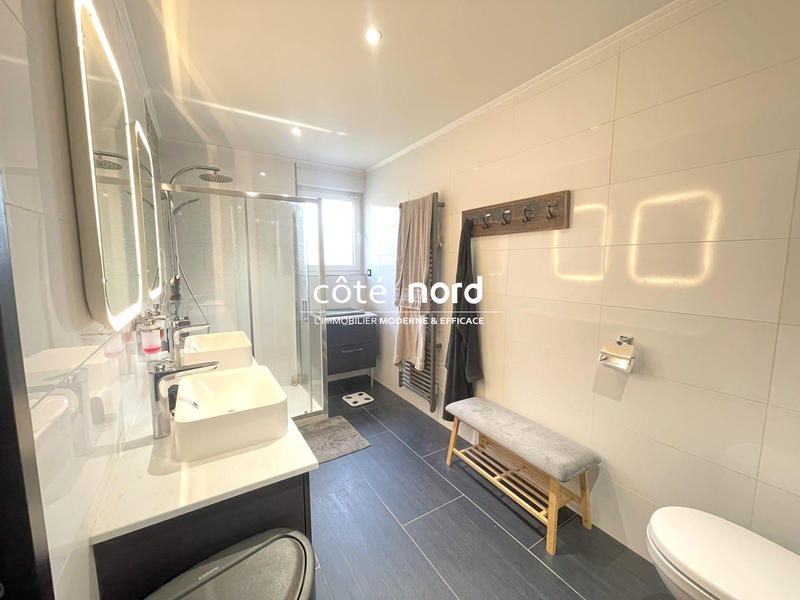 Maison - 208 m² - 7 pièces