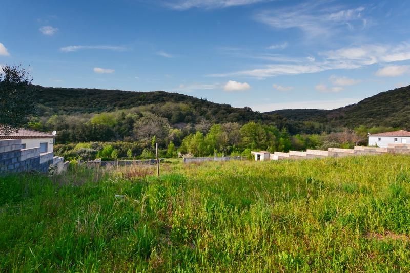 Terrain constructible - 2 011 m²