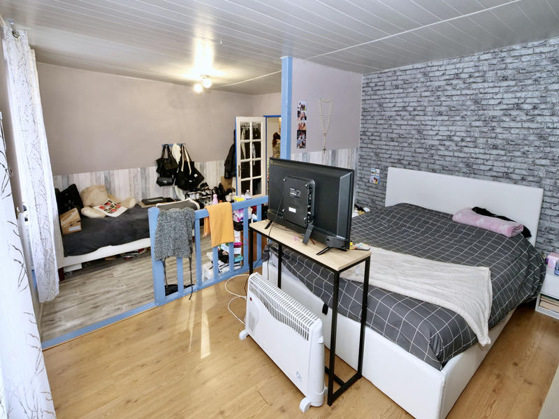 Maison - 184 m² - 9 pièces