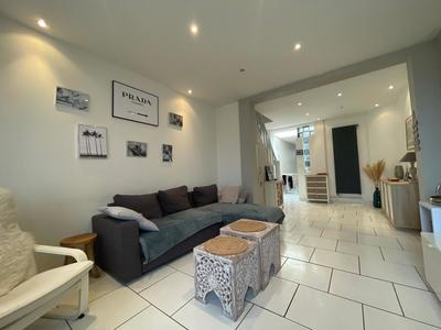 Maison - 93 m² - 4 pièces