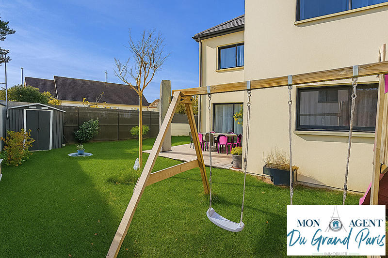 Maison - 230 m² - 7 pièces