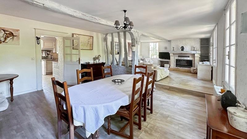 Propriété - 162 m² - 8 pièces