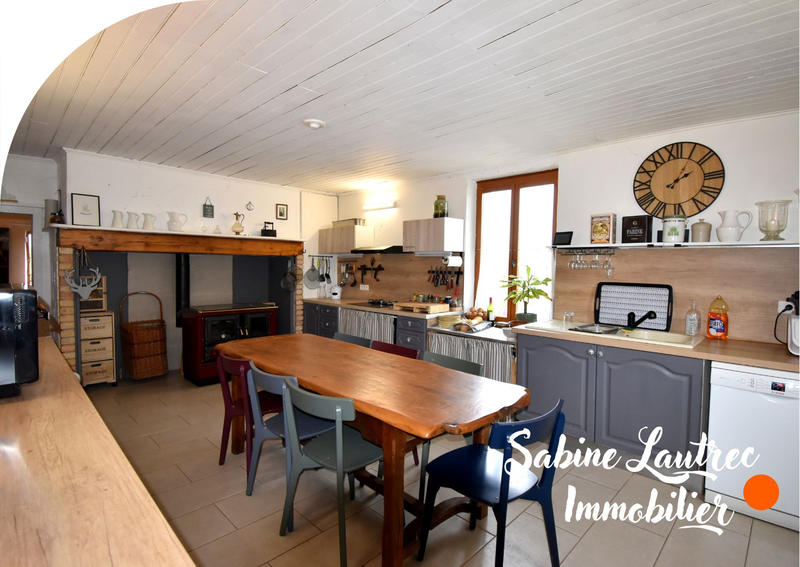 Propriété - 270 m² - 7 pièces