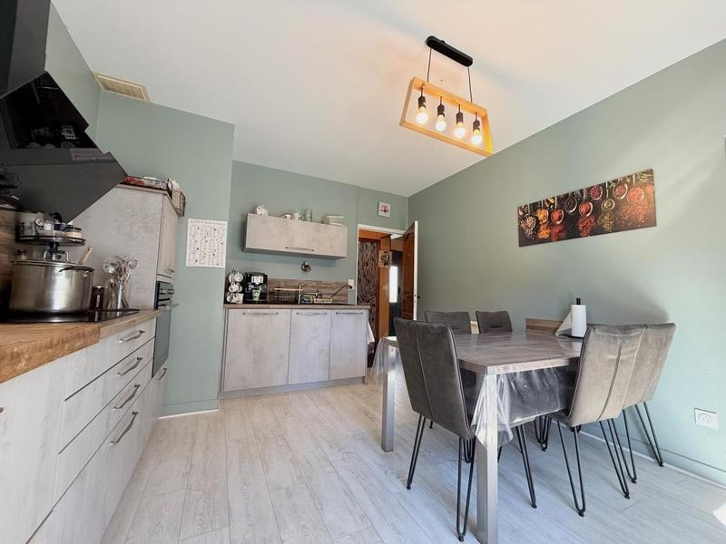 Maison - 166 m² - 6 pièces