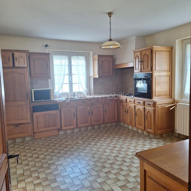 Maison traditionnelle - 140 m² - 6 pièces