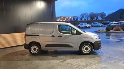 Peugeot Partner III Taille m 800kg Moteur électrique 136 ch