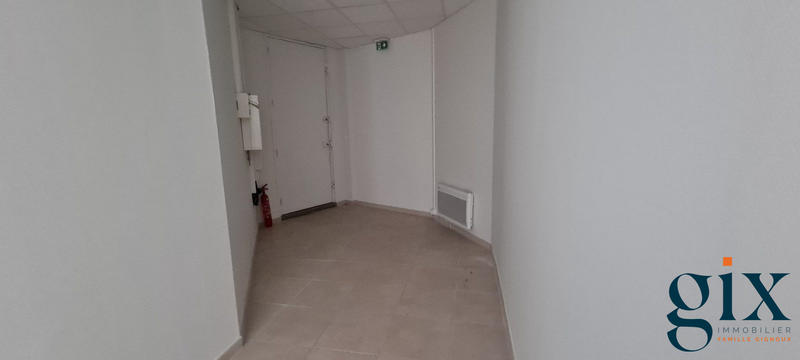 Local commercial - 197 m² - 4 pièces