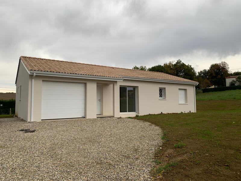 Maison - 90 m² - 5 pièces