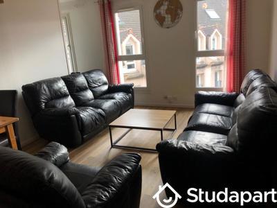 Chambre - 11 m² - 1 pièce