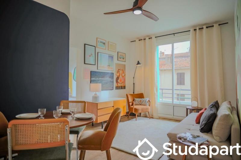 Chambre - 14 m² - 1 pièce