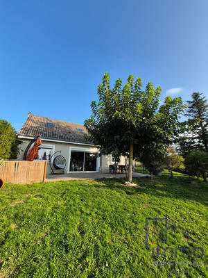 Maison traditionnelle - 153 m² - 8 pièces