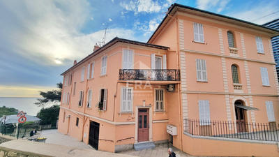 Appartement - 95 m² - 5 pièces