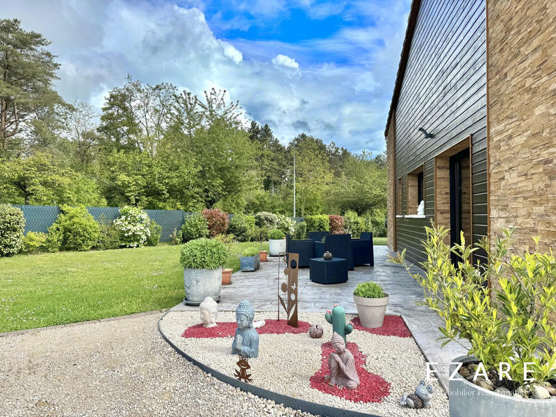 Maison - 231 m² - 8 pièces