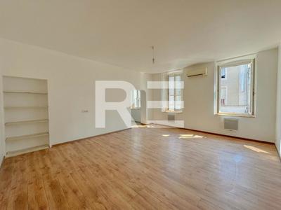 Appartement - 102 m² - 4 pièces