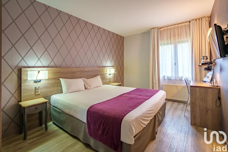 Local commercial - 1 700 m²