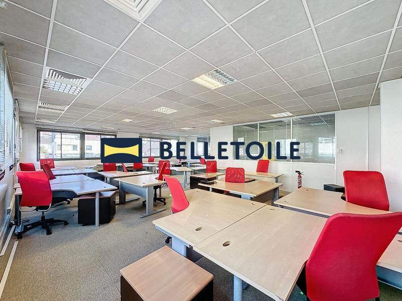 Bureau - 2 450 m²