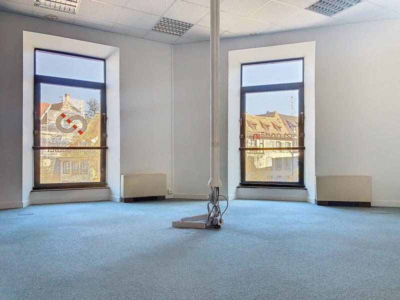 Local d'activités - 77 m² - 3 pièces