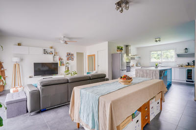 Maison - 180 m² - 8 pièces