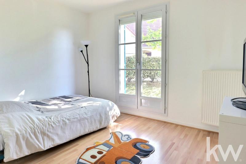 Maison - 243 m² - 9 pièces