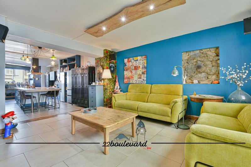 Maison - 230 m² - 8 pièces