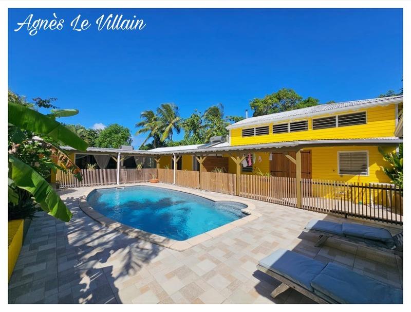 Maison - 272 m² - 12 pièces