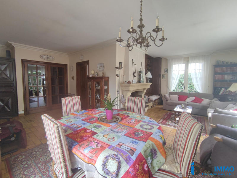 Maison traditionnelle - 195 m² - 10 pièces