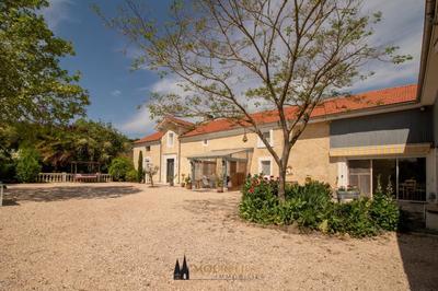 Maison - 300 m² - 9 pièces