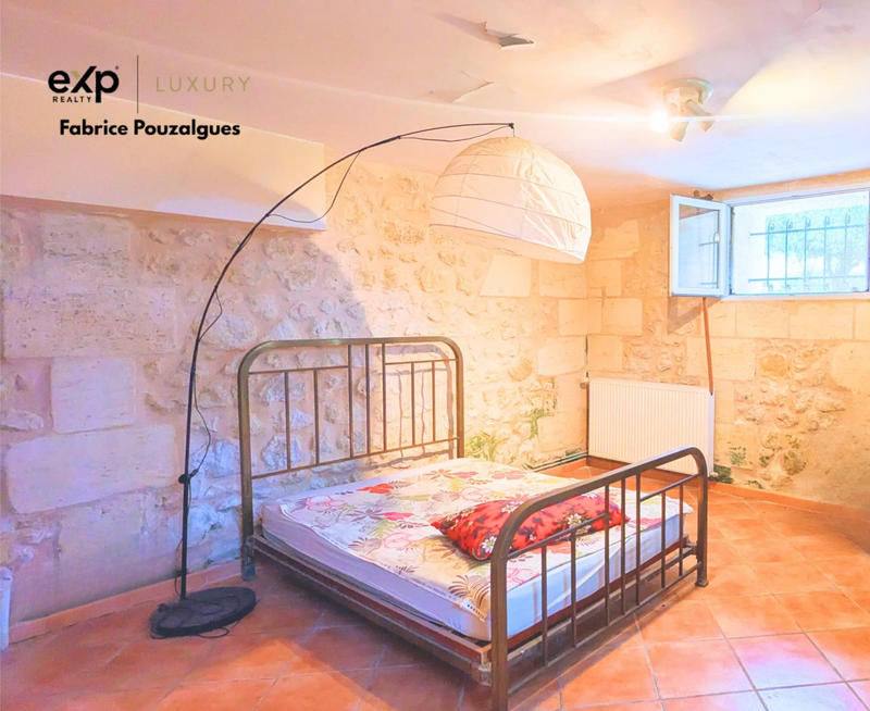 Maison - 280 m² - 9 pièces