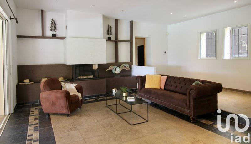 Maison - 225 m² - 5 pièces