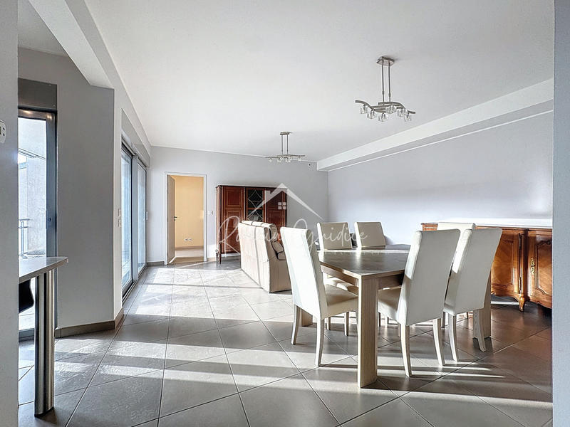 Appartement - 82 m² - 3 pièces