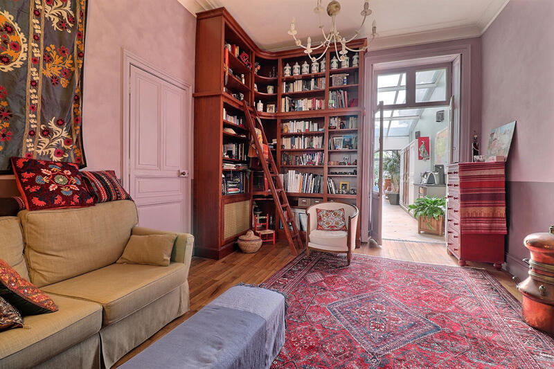 Maison - 221 m² - 10 pièces