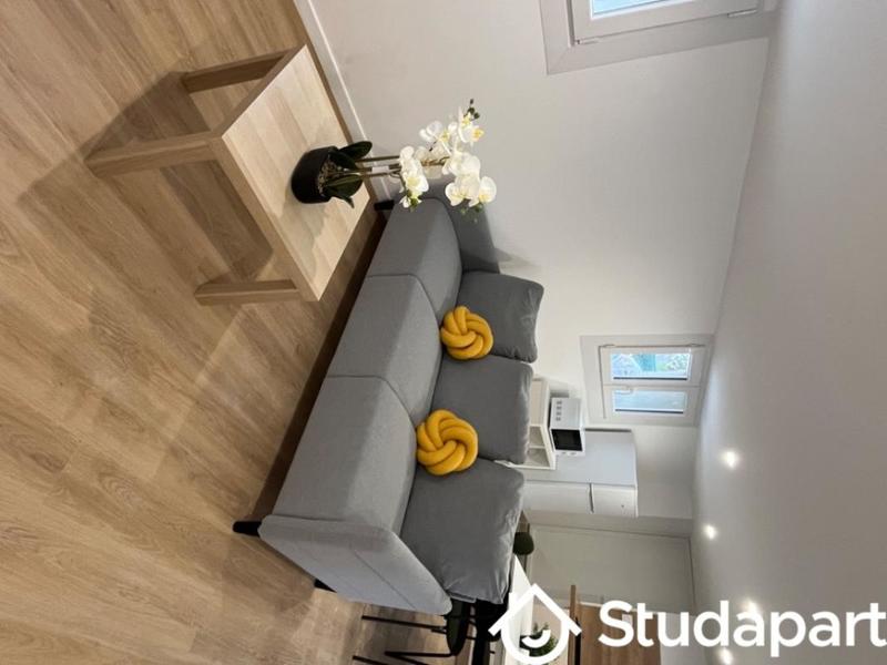 Chambre - 9 m² - 1 pièce